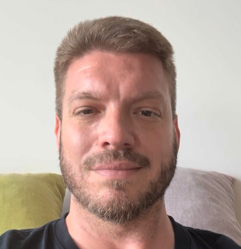 Петър, CEO,  тур. агенция МенаТур